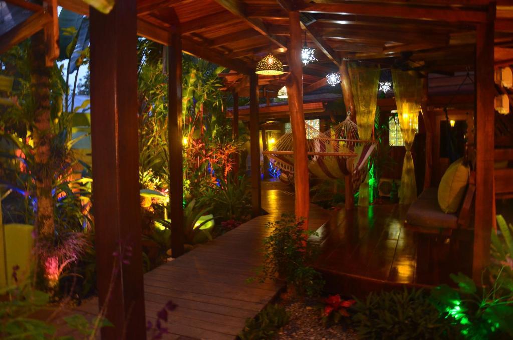 Physis Caribbean Bed & Breakfast Puerto Viejo de Talamanca Extérieur photo