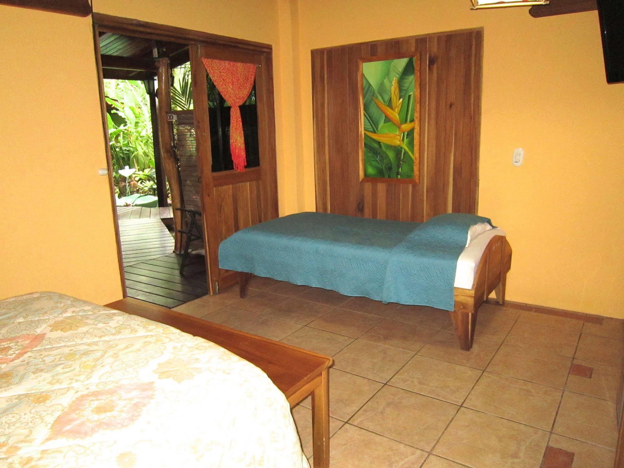 Physis Caribbean Bed & Breakfast Puerto Viejo de Talamanca Extérieur photo