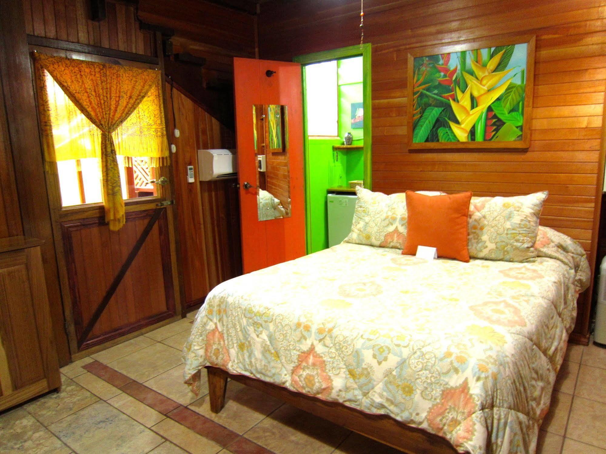 Physis Caribbean Bed & Breakfast Puerto Viejo de Talamanca Extérieur photo