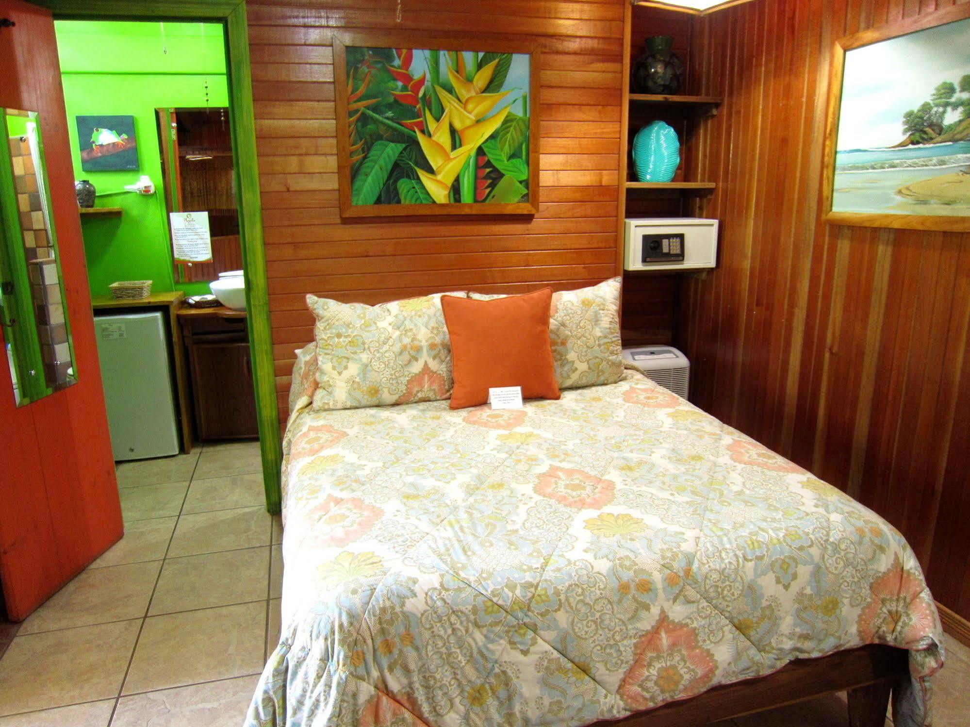 Physis Caribbean Bed & Breakfast Puerto Viejo de Talamanca Extérieur photo