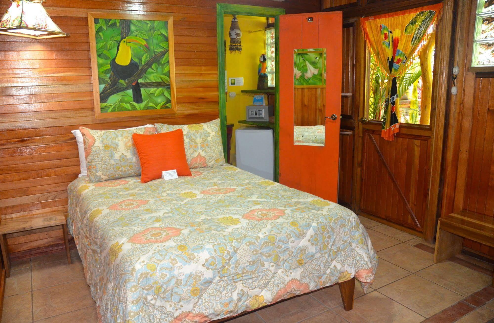 Physis Caribbean Bed & Breakfast Puerto Viejo de Talamanca Extérieur photo