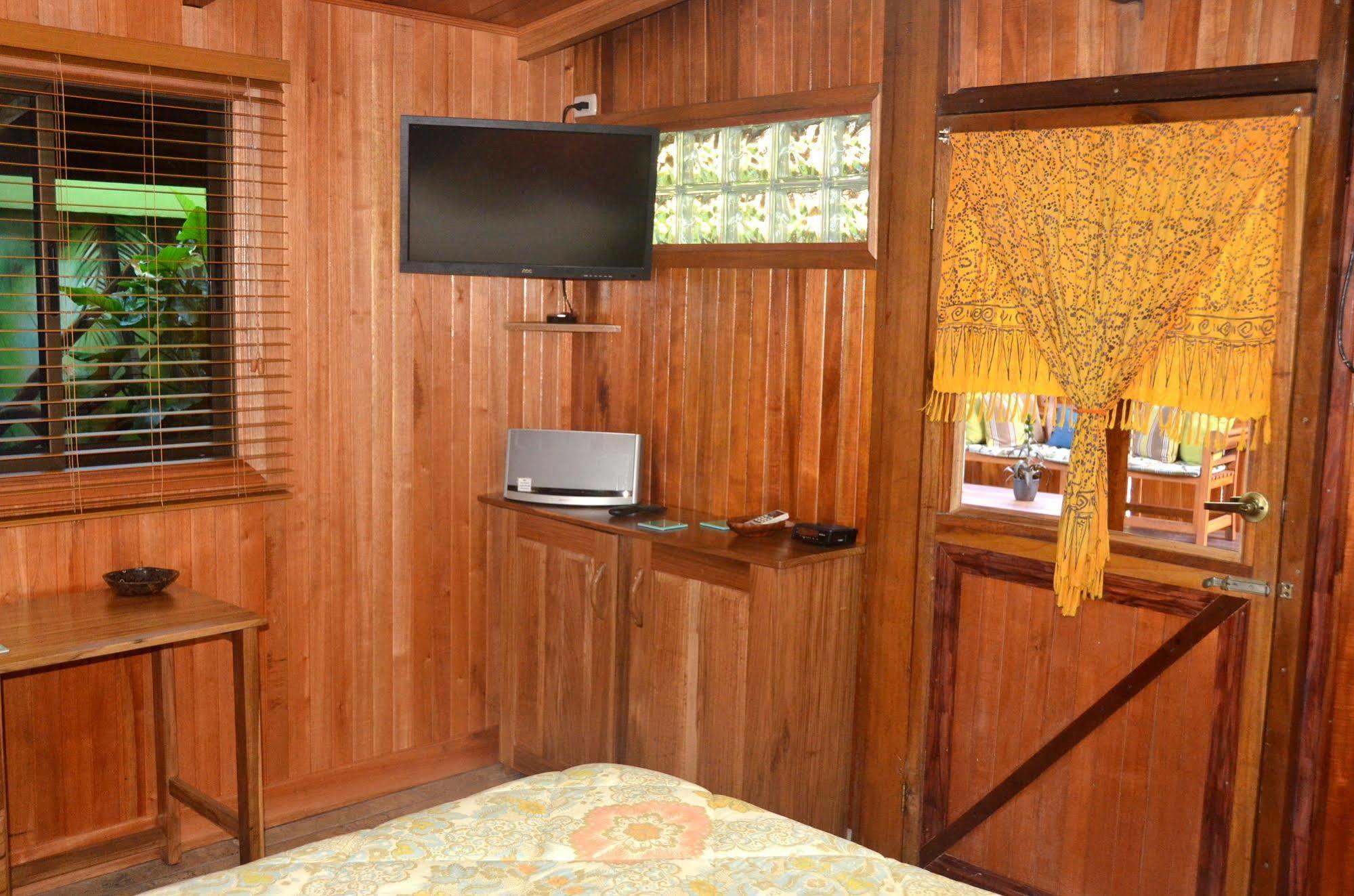 Physis Caribbean Bed & Breakfast Puerto Viejo de Talamanca Extérieur photo