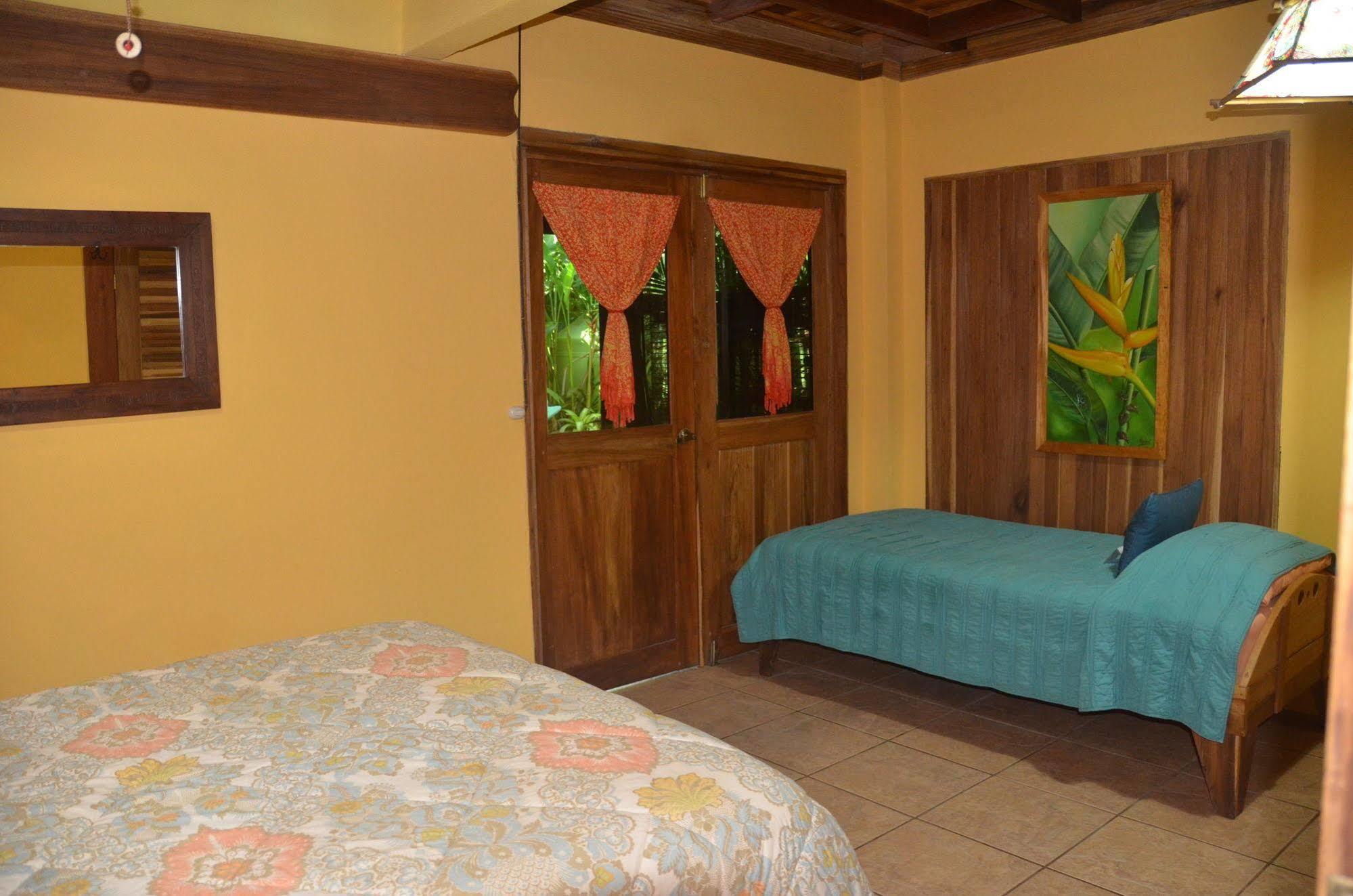 Physis Caribbean Bed & Breakfast Puerto Viejo de Talamanca Extérieur photo