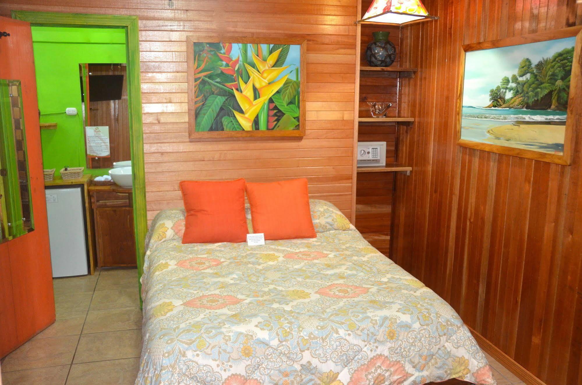 Physis Caribbean Bed & Breakfast Puerto Viejo de Talamanca Extérieur photo